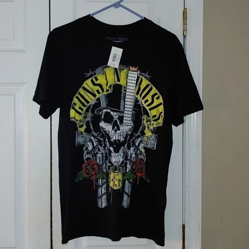 Guns N Roses Tophat black tshirt Sz M NWT